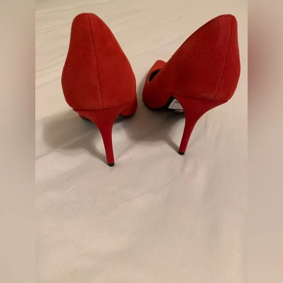 Pumps - Picture 2 of 7